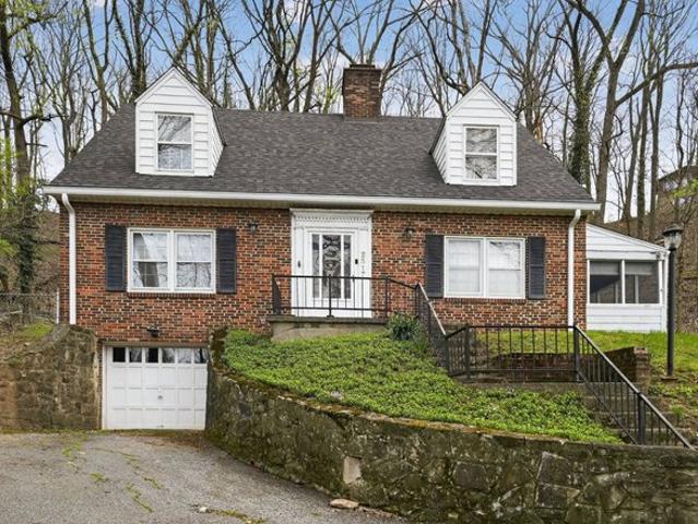 House for sale in South Charleston, West Virginia