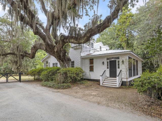 House for sale in Wadmalaw Island, South Carolina