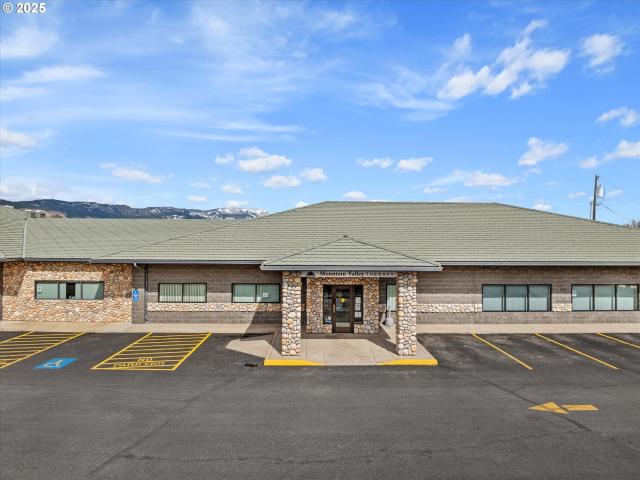 Commercial for sale in Oregonia