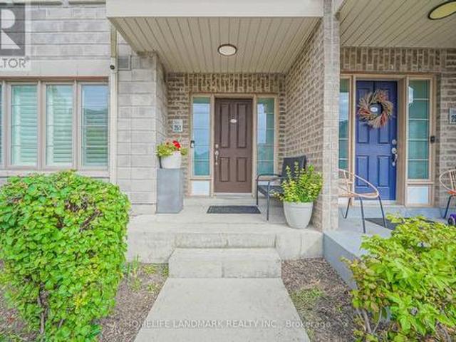 Townhouse for sale in Woburn, Ontario