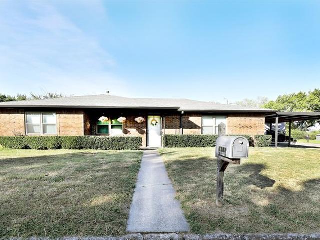 House for sale in Bowie, Texas