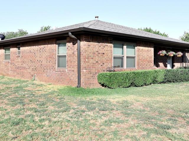House for sale in Bowie, Texas