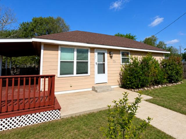 House for sale in Poteet, Texas