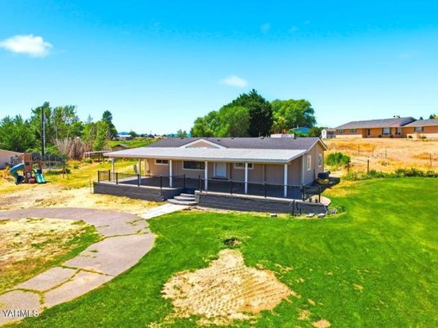 House for sale in Selah, Washington