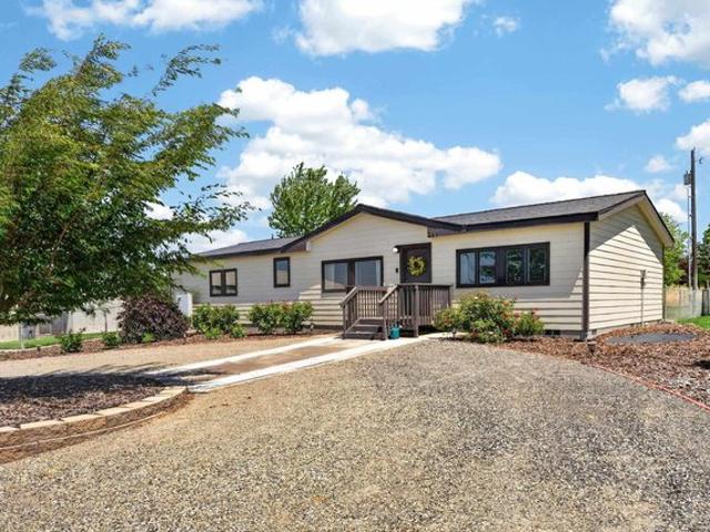 House for sale in Burbank, Washington