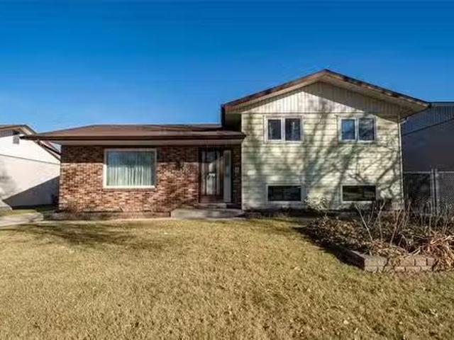 House for sale in East St. Paul, Manitoba