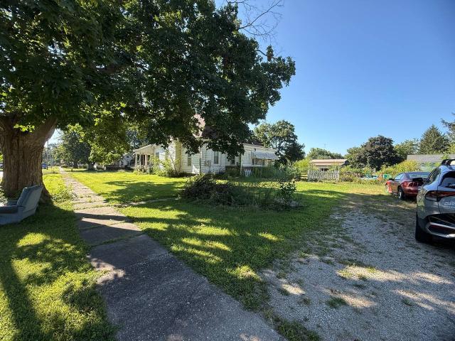 House for sale in Virginia, Illinois