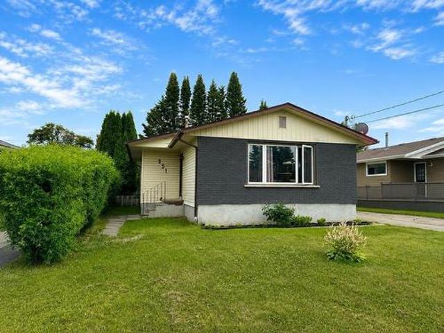 House for sale in Thunder Bay, Ontario