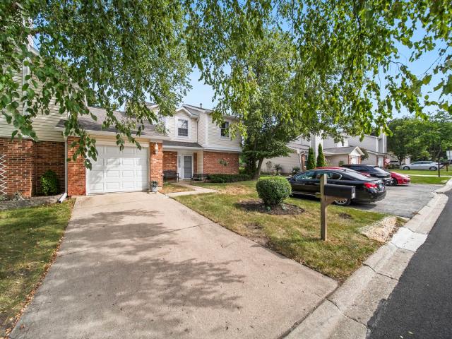 Townhouse for sale in Bloomingdale, Illinois
