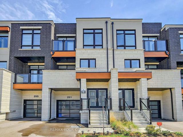 Townhouse for sale in Woburn, Ontario