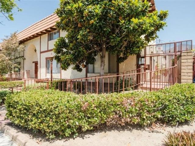 Townhouse for sale in Glendale, California