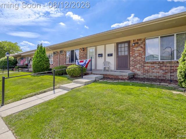 Condo for sale in South Lyon, Michigan