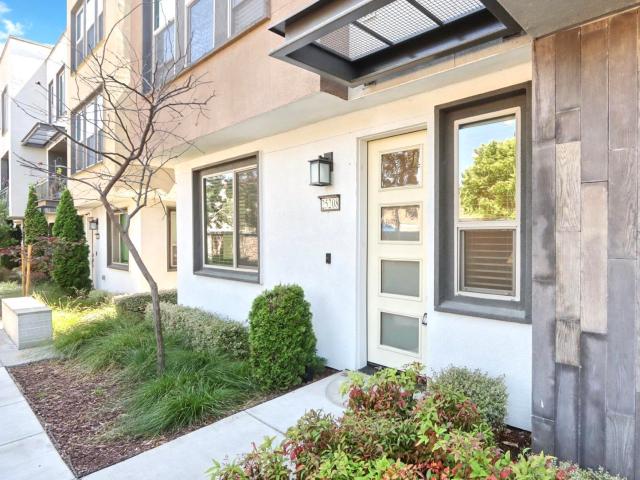 Townhouse for sale in Hayward