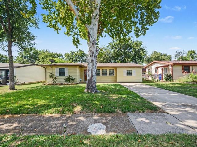 House for sale in Farmers Branch, Texas