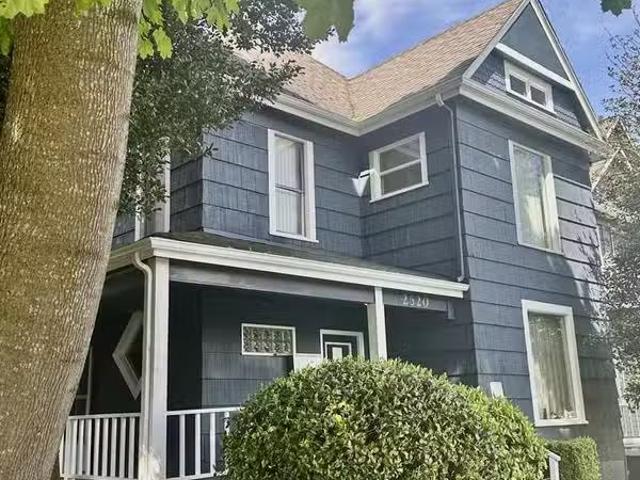 Condo for rent in Everett, Bayside