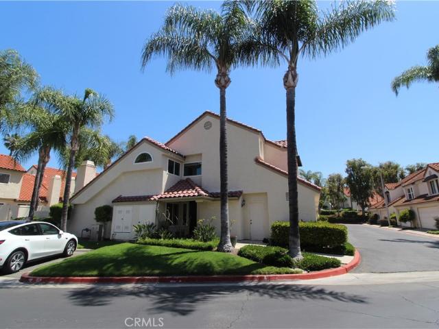 Townhouse for sale in Lake Forest