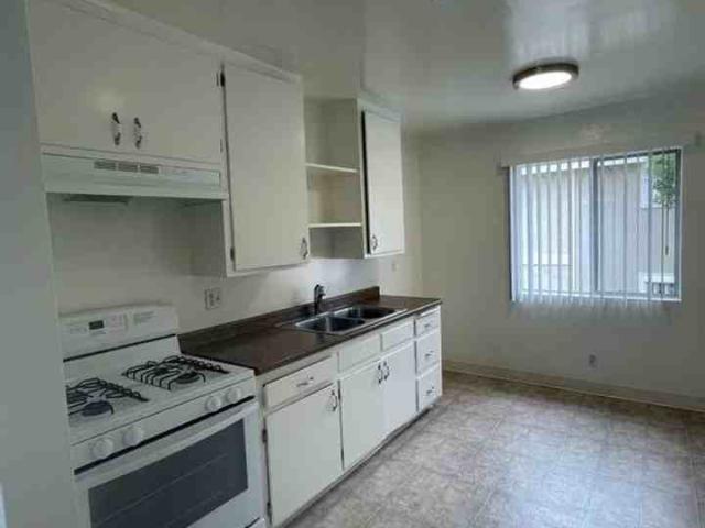 Apartment for rent in Redondo Beach, California