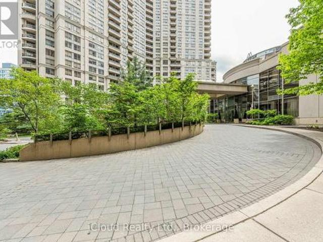 Condo for sale in City Centre, Mississauga