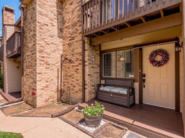 Townhouse for sale in Walker, Texas