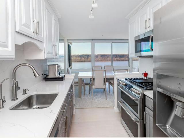 Condo for sale in The Bronx, Arverne