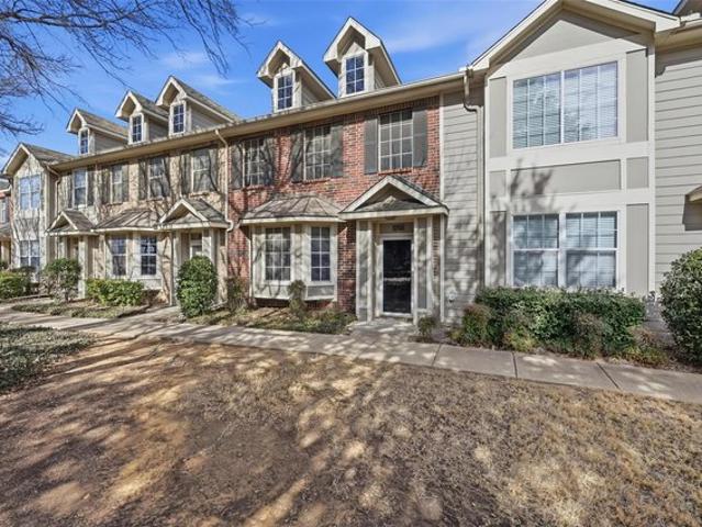 Townhouse for sale in Bedford, Texas