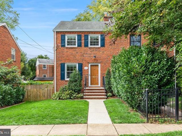 Townhouse for sale in Arlington, Northampton County
