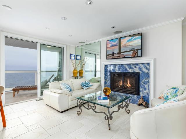 Condo for rent in Malibu