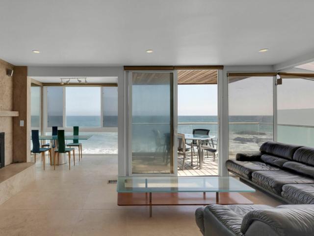 Condo for rent in Malibu