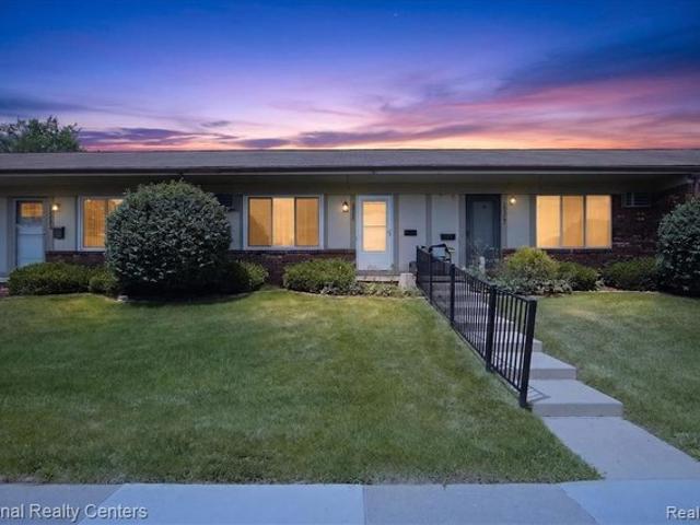 Condo for sale in South Lyon, Michigan