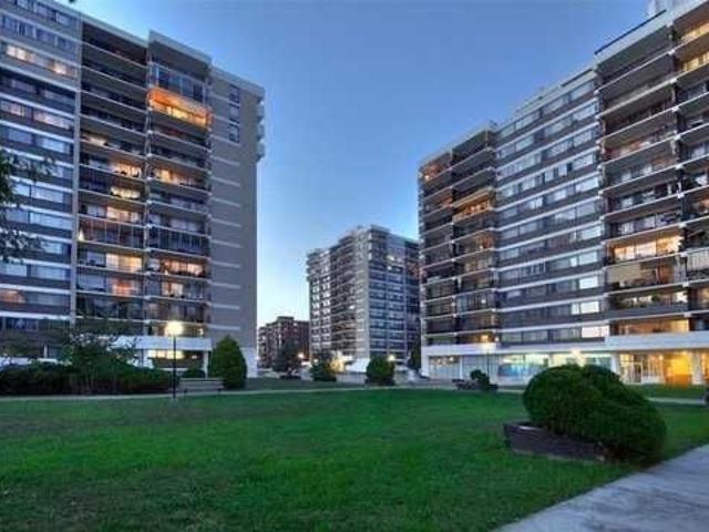 Apartment for rent in Chomedey, Laval (région administrative)