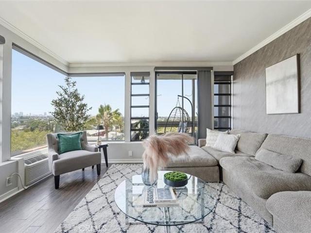 Condo for sale in Signal Hill, California