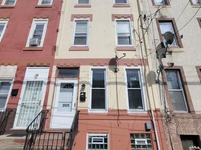 Townhouse for sale in Philadelphia, Pennsylvania