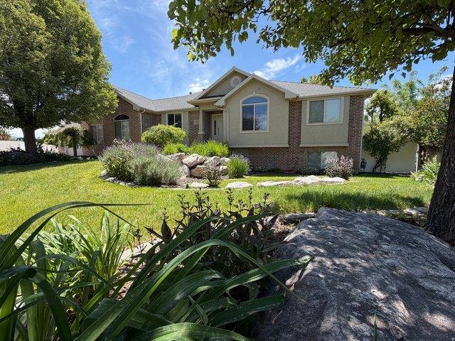 House for sale in Syracuse, Utah