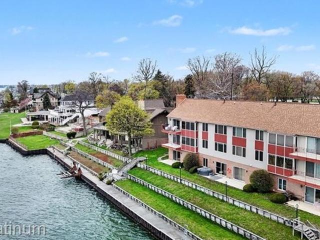 Townhouse for sale in Fort Gratiot, Michigan
