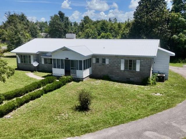 House for sale in Altha, Florida