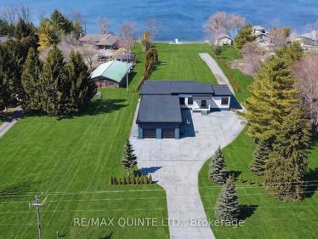 House for sale in Ontario