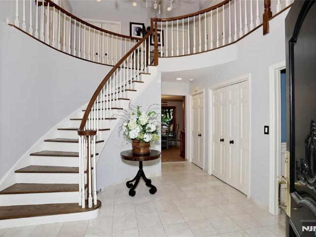 House for sale in Franklin Lakes, New Jersey