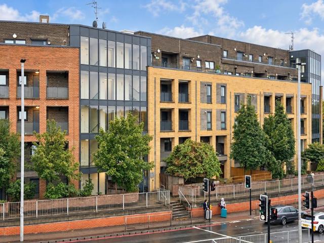 Apartment for rent in Bowes Park, Greater London