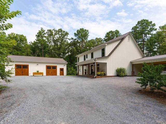 House for sale in Columbiana, Alabama