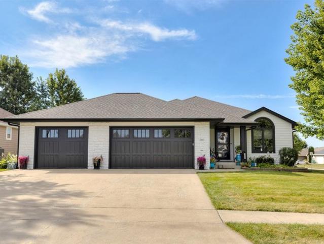 House for sale in Altoona, Iowa
