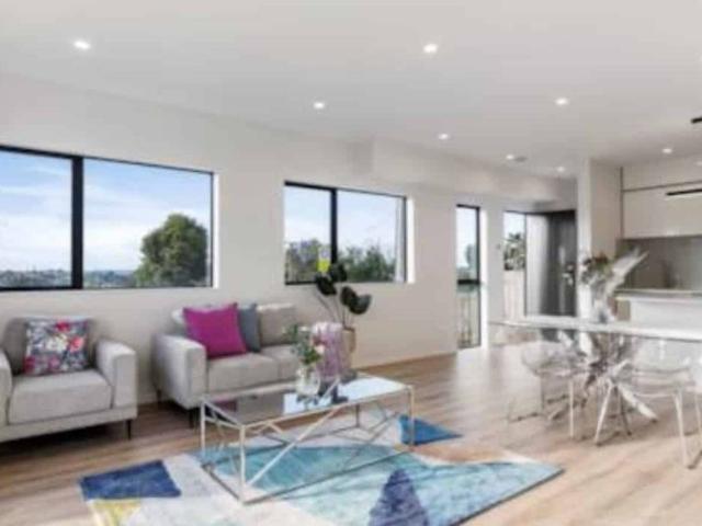 Townhouse for rent in Oratia