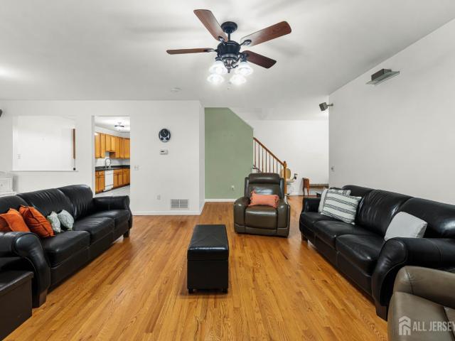 Townhouse for sale in Piscataway, New Jersey