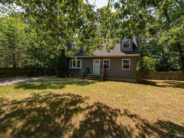 House for sale in Centereach, Town of Brookhaven