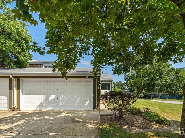 Townhouse for sale in Bolingbrook, Illinois