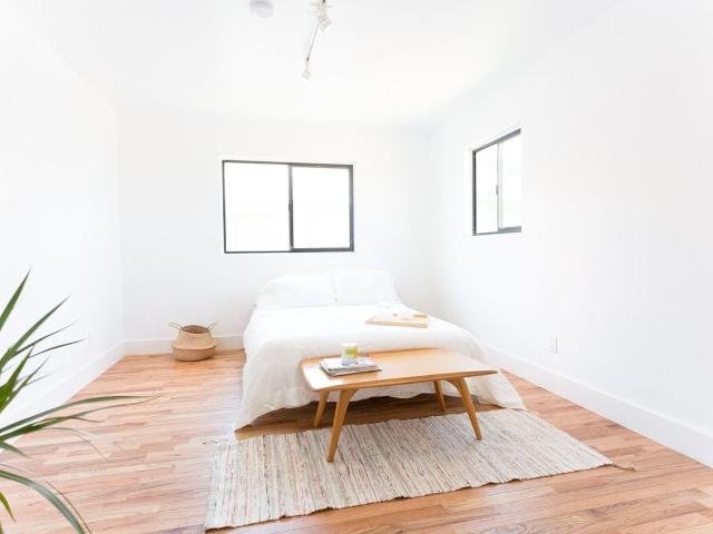 Apartment for rent in Canoga Park, California