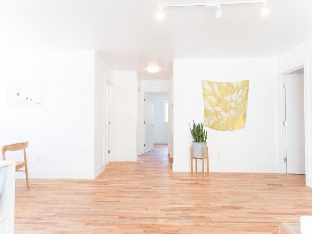 Apartment for rent in Canoga Park, California