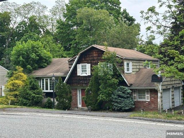 House for sale in Allendale, New Jersey