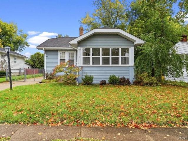 House for sale in Flint, Genesee County