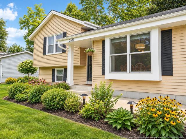 House for sale in Waukesha, Waukesha County