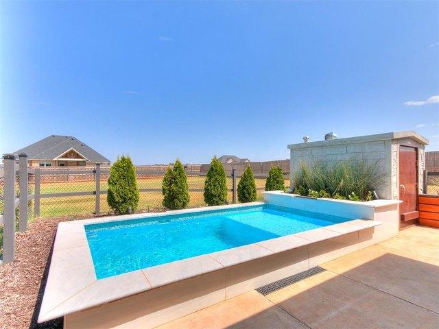 House for sale in Cashion, Oklahoma